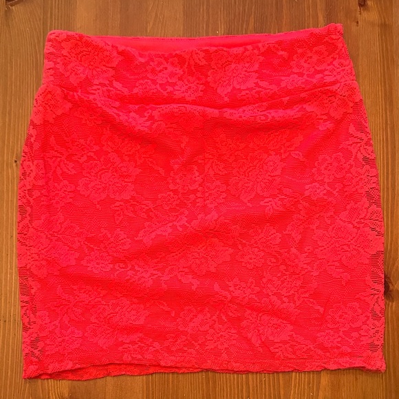 Cotton On Vibrant Red Lace Pencil Skirt - Picture 1 of 4